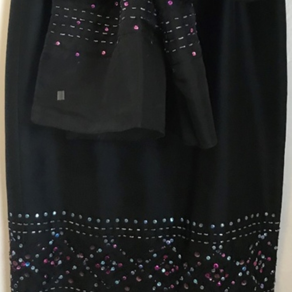 EVENING CHIC: 100% Silk Pencil Skirt & Sheer Scarf